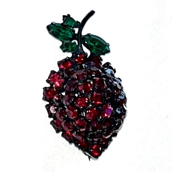Vintage Warner Rhinestone Brooch Plum Strawberry Red Green Fruit Black Japanned - Picture 3 of 4